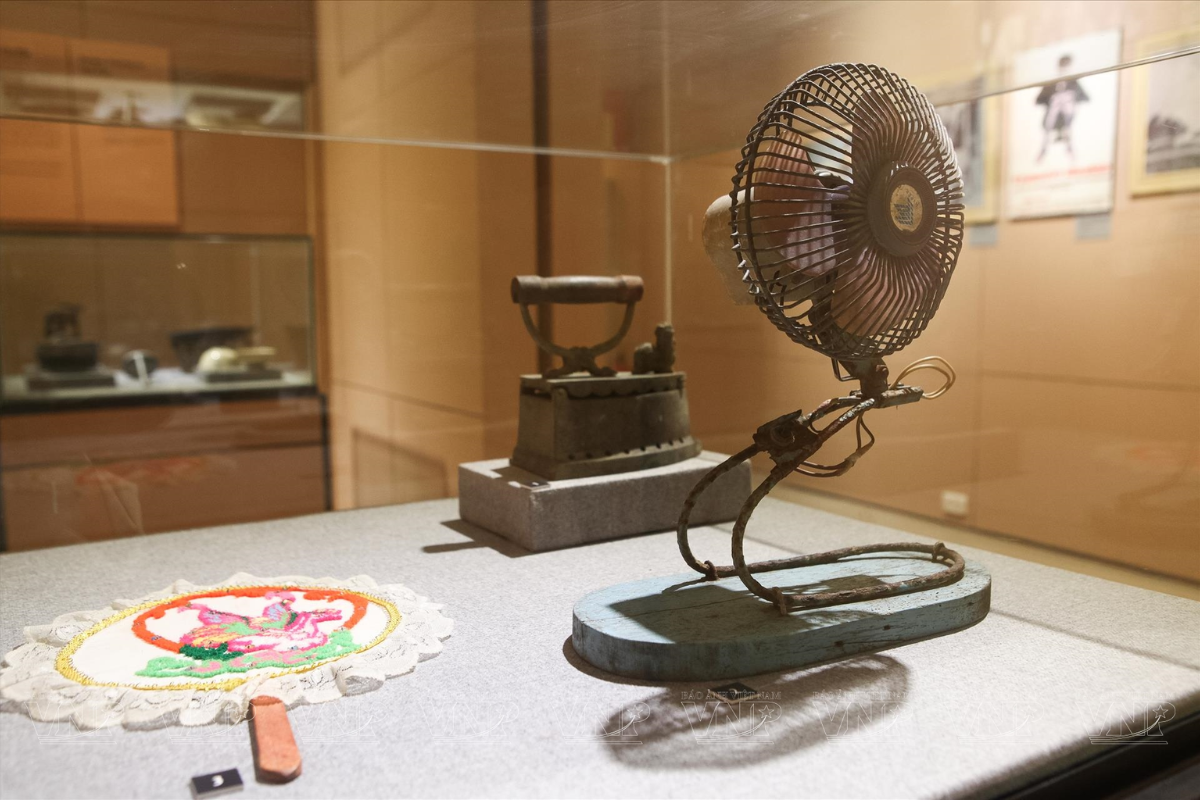 Display of utensils from Con Dao Prison era